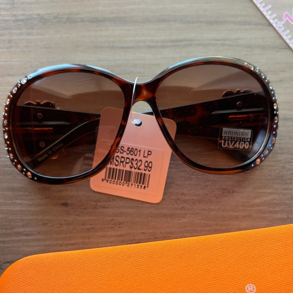 NWT Montana West Concho Sunglasses with Rhinestone detail